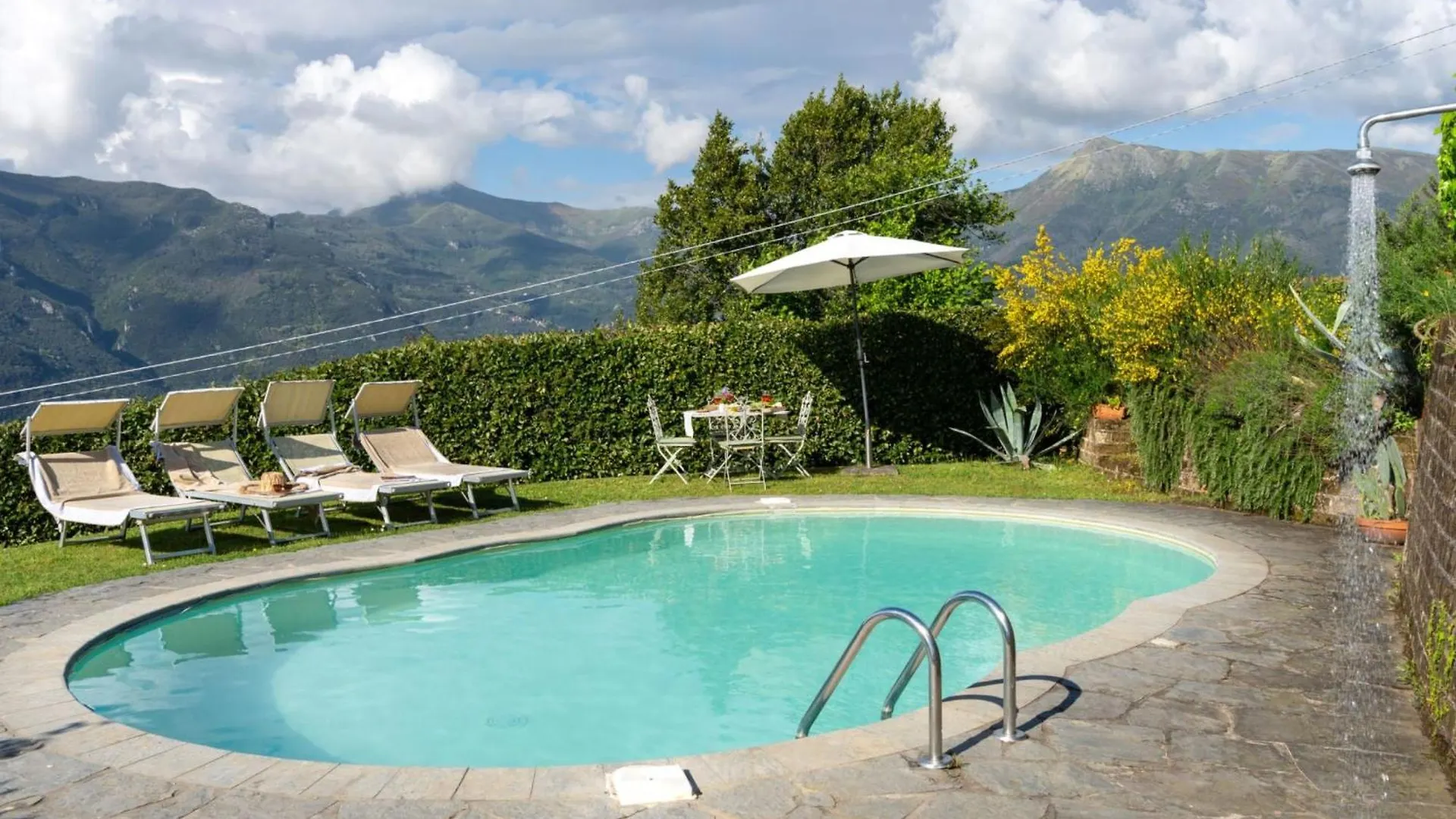 Villa Monica By Interhome Mommio Italia